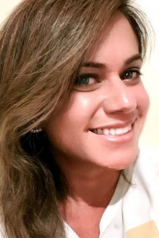 Andrea Suhett